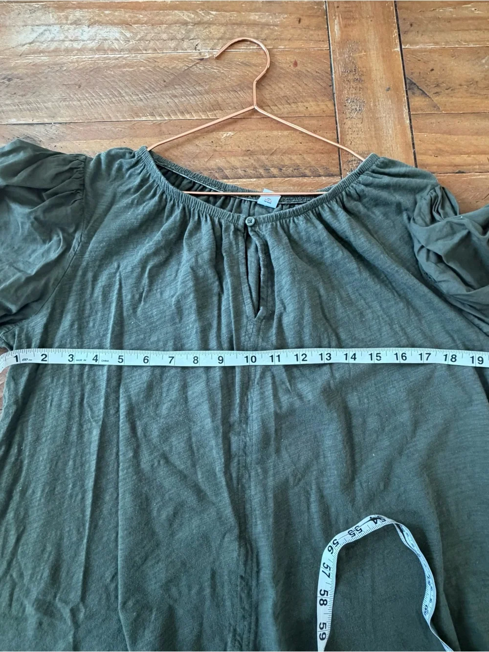 Old Navy Olive Green Puff-Sleeve Blouse size large